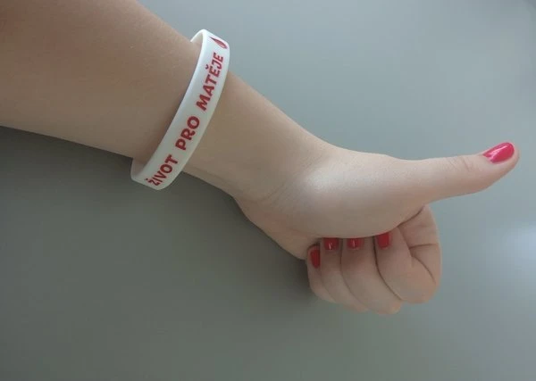 Mitarbeiter von PRETOL unterstützten Matěj im kampf gegen eine heimtückische krankheit. Sie trugen sich im register der knochenmarkspender ein