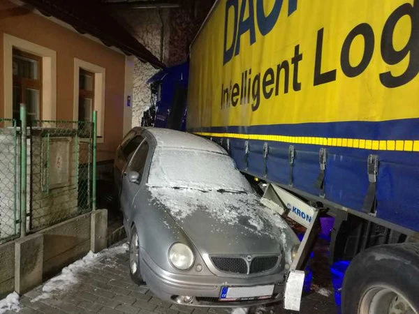 Děsivá nehoda byla pro odtahovou službu PRETOL jednoduchou rutinní prací